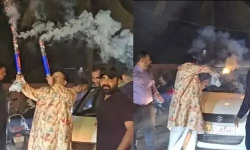 മകന്‍റെ പിറന്നാളിന് റോഡ് ബ്ലോക്ക് ചെയ്ത് പടക്കം പൊട്ടിച്ച് വ്യവസായി, കേസെടുത്ത് പൊലീസ് -VIDEO