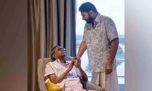 പ്രിയ ഗുരുനാഥൻ വിടപറഞ്ഞിട്ട് 1 വർഷം; എം.ടിയുടെ ഓർമ ദിനത്തിൽ ഫേസ്ബുക്ക് പോസ്റ്റുമായി മമ്മൂട്ടി