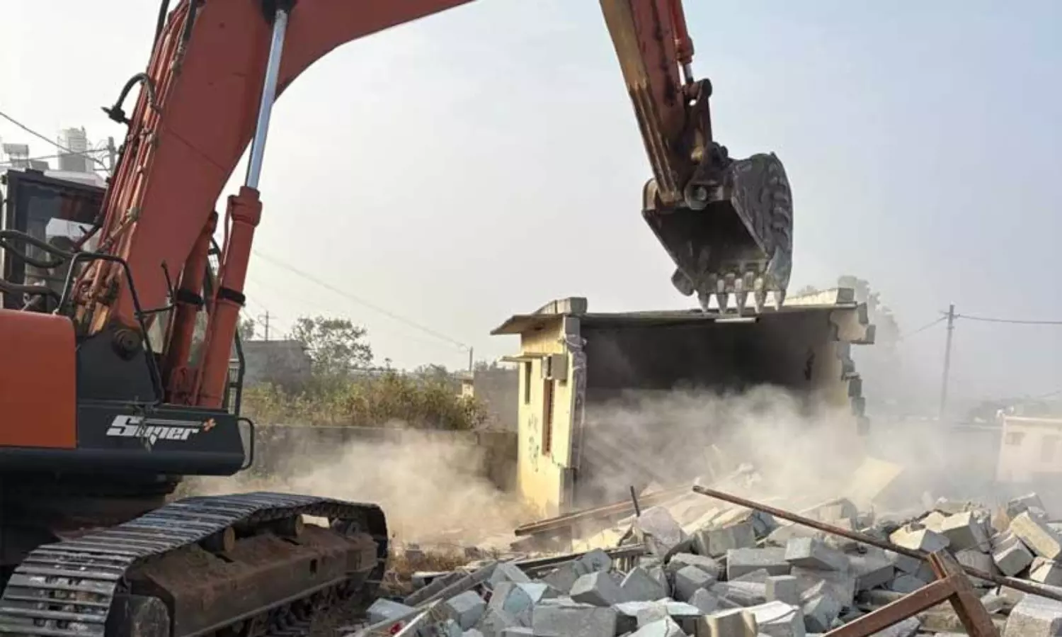 ബംഗളൂരു ബുൾഡോസർ രാജ് സുപ്രീംകോടതി വിധി ലംഘിച്ചെന്ന്; ഭവനരഹിതരായത് 3000ത്തോളം പേർ