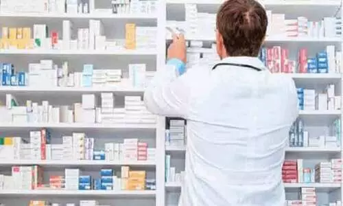 നി​യ​മ ലം​ഘ​നം;15 സ്വ​കാ​ര്യ ഫാ​ർ​മ​സി​ക​ളു​ടെ ലൈ​സ​ൻ​സ് റ​ദ്ദാ​ക്കി