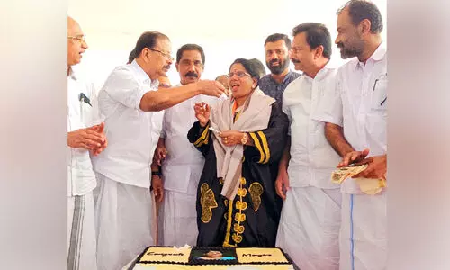 ക​ണ്ണൂ​ർ ന​ഗ​രം കൂ​ടു​ത​ൽ ക​ള​റാ​കും; പ​യ്യാ​മ്പ​ല​ത്തി​നും മു​നി​സി​പ്പ​ൽ സ്റ്റേ​ഡി​യ​ത്തി​നും പ്ര​ഥ​മ​ പ​രി​ഗ​ണ​ന