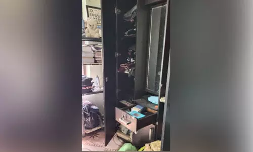 വീടിന്റെ പൂട്ടു തകർത്ത് സ്വർണാഭരണങ്ങൾ കവർന്നു