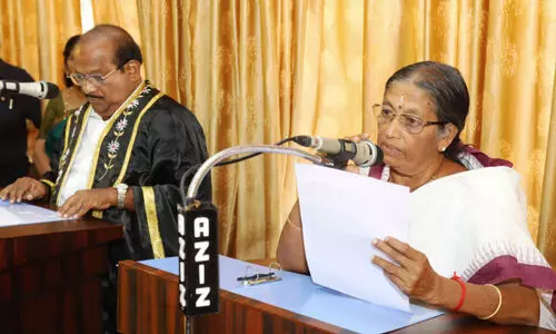 പ്രീഡിഗ്രി ക്ലാസ് റെപ്പിൽ നിന്ന് മേയർ ഗൗണിലേക്ക്