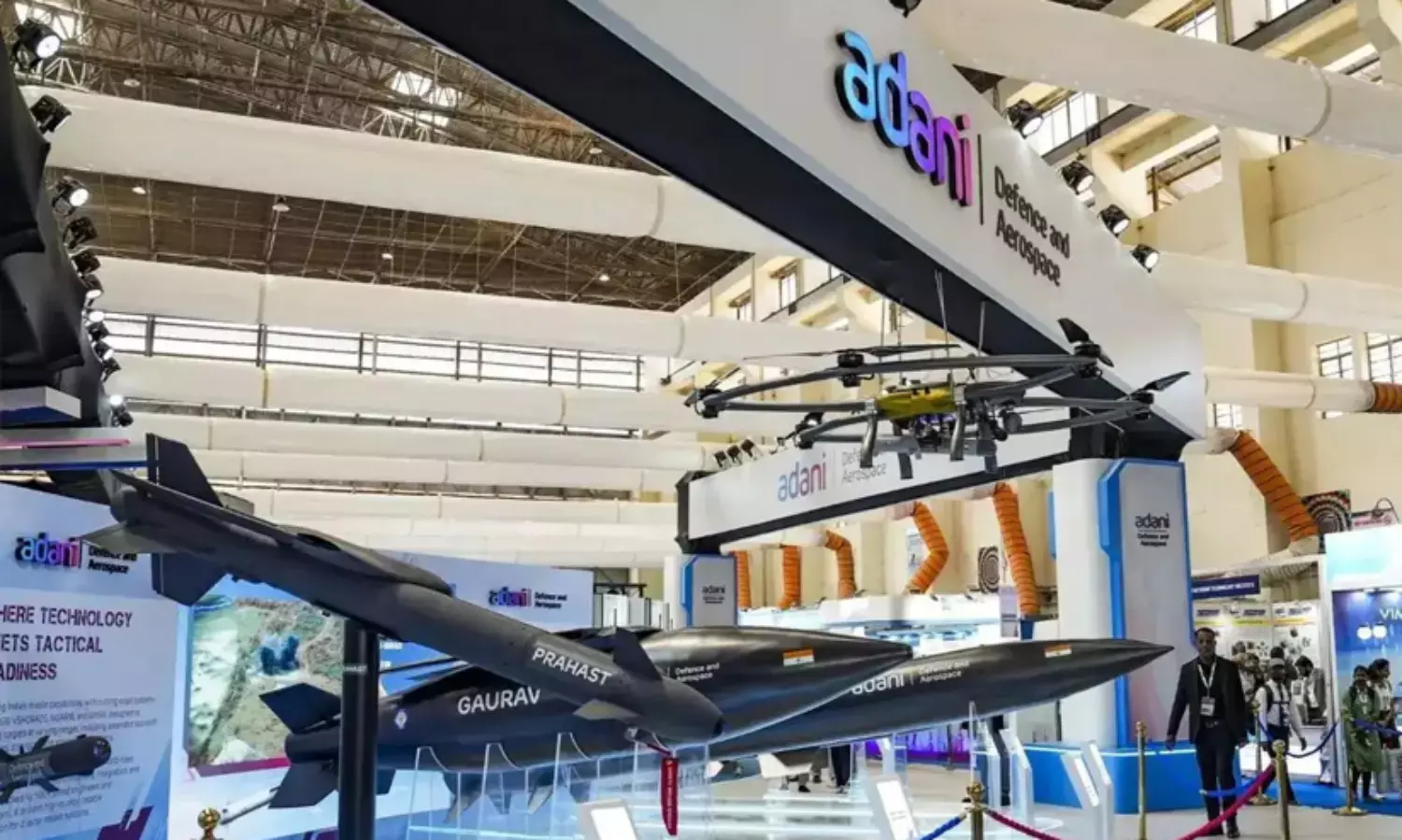 പ്രതിരോധ മേഖലയിൽ 1.8 ലക്ഷം കോടി രൂപ നിക്ഷേപിക്കാൻ അദാനി ഗ്രൂപ്പ്; ലക്ഷ്യം ത​ദ്ദേശീയ സൈനിക ശേഷി ശക്തി​പ്പെടുത്തലെന്ന്