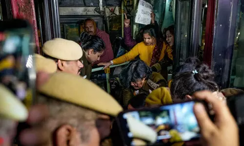 ഉന്നാവ് ബലാത്സംഗ കേസിൽ സെംഗാറിന്റെ ശിക്ഷ മരവിപ്പിക്കൽ; സി.ബി.ഐ സുപ്രീംകോടതിയിൽ