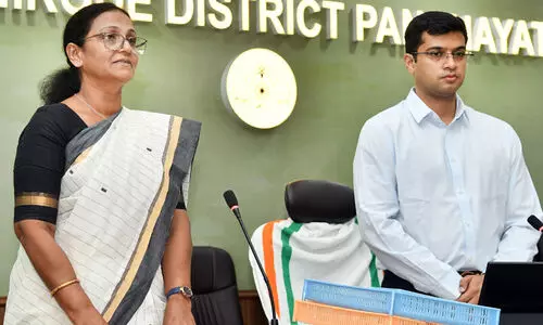 ജി​ല്ല പ​ഞ്ചാ​യ​ത്ത്; പ്ര​സി​ഡ​ന്റും വൈ​സ് പ്ര​സി​ഡ​ന്റും സ്ഥാ​ന​മേ​റ്റു