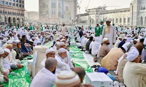 ഇ​രു​ഹ​റ​മു​ക​ളി​ൽ ഇ​ഫ്താ​ർ: ക​മ്പ​നി​ക​ളി​ൽ നി​ന്ന് അ​പേ​ക്ഷ സ്വീ​ക​രി​ച്ചു തു​ട​ങ്ങി