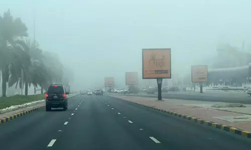 രാ​ജ്യം അ​തി​ശൈ​ത്യ​ത്തി​ലേ​ക്ക്; മ​ഴ​ച്ചാ​റ്റ​ൽ, മ​ഞ്ഞി​ൻ ത​ണു​പ്പ്