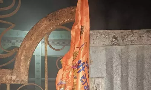 ത്രിപുരയിൽ മസ്ജിദിന് തീയിടാൻ ശ്രമം; മദ്യകുപ്പികളും ഭീഷണിക്കത്തും ബജ്റങ് ദൾ പതാകയും കണ്ടെത്തി