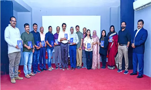 ‘ദ ​ഫാ​ൾ’ ക​വി​ത സ​മാ​ഹാ​രം പ്ര​കാ​ശ​നം ചെ​യ്തു