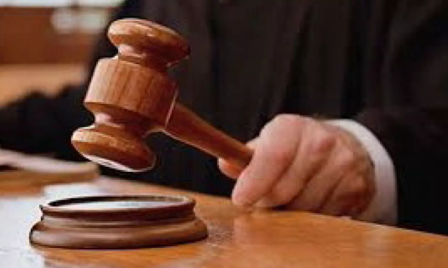 അ​പ​കീ​ർ​ത്തി പ്ര​ചാ​ര​ണം; ല​ക്ഷം ദി​ർ​ഹം ന​ഷ്ട​പ​രി​ഹാ​രം