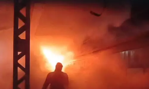 ടാറ്റനഗർ-എറണാകുളം എക്സ്പ്രസിൽ തീപിടിത്തം; ഒരാൾ മരിച്ചു