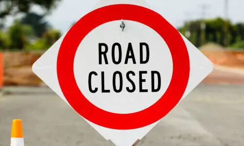 റോഡ് അറ്റകുറ്റപ്പണി; വാഹനങ്ങൾക്ക് നിയന്ത്രണം റോഡ് അറ്റകുറ്റപ്പണി; വാഹനങ്ങൾക്ക് നിയന്ത്രണം