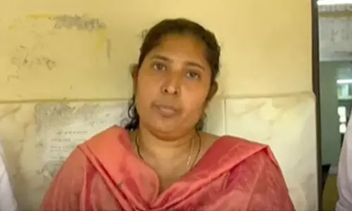 ‘എന്നും കോൺഗ്രസ് പ്രവർത്തക...’ കൈപ്പത്തി ചിഹ്നത്തിൽ മത്സരിച്ച് ജയിച്ച് കൂറുമാറി സി.പിഎം പിന്തുണയിൽ പഞ്ചായത്ത് പ്രസിഡന്റായ മഞ്ജു രാജിവെച്ചു ‘എന്നും കോൺഗ്രസ് പ്രവർത്തക...’ കൈപ്പത്തി ചിഹ്നത്തിൽ മത്സരിച്ച് ജയിച്ച് കൂറുമാറി സി.പിഎം പിന്തുണയിൽ പഞ്ചായത്ത് പ്രസിഡന്റായ മഞ്ജു രാജിവെച്ചു