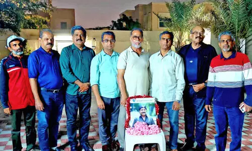 ശ്രീ​നി​വാ​സ​ന്‍റെ നി​ര്യാ​ണ​ത്തി​ൽ അ​നു​ശോ​ചി​ച്ചുശ്രീ​നി​വാ​സ​ന്‍റെ നി​ര്യാ​ണ​ത്തി​ൽ അ​നു​ശോ​ചി​ച്ചു