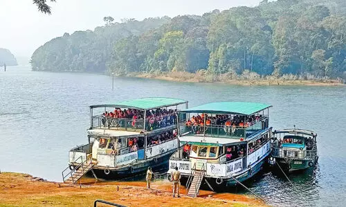 സഞ്ചാരികൾക്ക് ആശ്വാസം; തേക്കടിയിൽ ജലജ്യോതി ഓടിത്തുടങ്ങി സഞ്ചാരികൾക്ക് ആശ്വാസം; തേക്കടിയിൽ ജലജ്യോതി ഓടിത്തുടങ്ങി