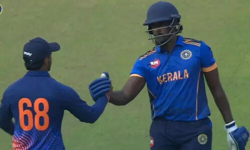 ബാറ്റിങ്ങിൽ പതറി കേരളം; ഷറഫുദ്ദീന്റെ ഒറ്റയാൻ പോരാട്ടം വിഫലം; വിജയ് ഹസാരെയിൽ മധ്യപ്രദേശിനെതിരെ തോൽവി