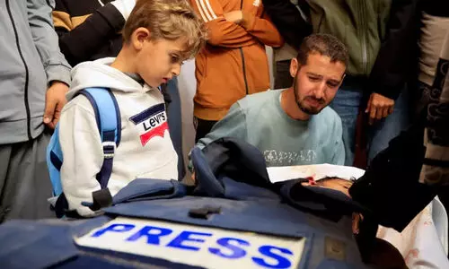 ഗസ്സയിൽ ഇസ്രായേൽ മാധ്യമപ്രവർത്തകരുടെ 700ലധികം ബന്ധുക്കളെ കൊലപ്പെടുത്തി; ലക്ഷ്യം ഫലസ്തീനിൽനിന്നുള്ള റിപ്പോർട്ടിങ്ങിനെ നിശബ്ദമാക്കൽ