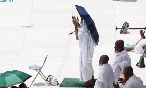 സേവനങ്ങളിൽ വീഴ്ച: ഉംറ കമ്പനിക്കും വിദേശ ഏജൻറിനുമെതിരെ നടപടി സേവനങ്ങളിൽ വീഴ്ച: ഉംറ കമ്പനിക്കും വിദേശ ഏജൻറിനുമെതിരെ നടപടി