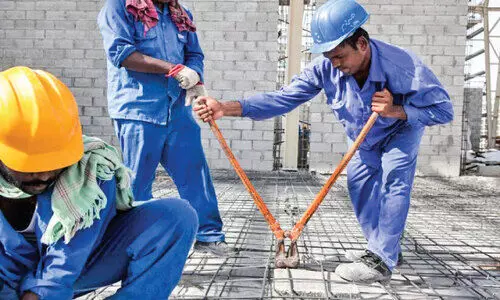 ഇ​ന്ത്യ​ക്കാ​രാ​യ ബ്ലൂ-​കോ​ള​ർ തൊ​ഴി​ലാ​ളി​ക​ളി​ൽ യു.​എ.​ഇ ര​ണ്ടാം സ്ഥാ​ന​ത്ത്