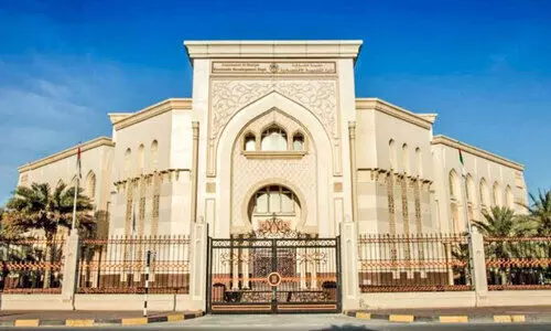 ഷാ​ർ​ജ​യി​ൽ വ​യോ​ധി​ക​ർ​ക്ക്​ സ​ർ​ക്കാ​ർ സേ​വ​ന​ങ്ങ​ൾ വി​ര​ൽ​ത്തു​മ്പി​ൽ