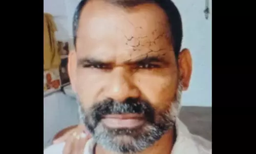 സ്വയം കഴുത്തുമുറിച്ച് കാട്ടിലേക്ക് ഓടിപ്പോയ മധ്യവയസ്കൻ മരിച്ചനിലയിൽ