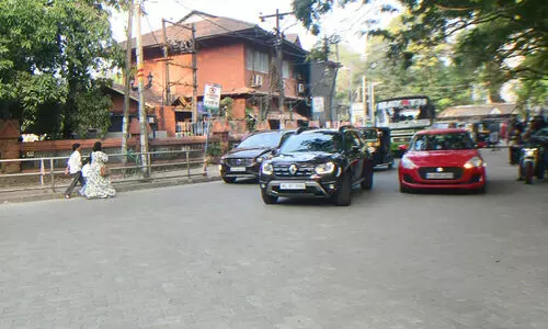 മാനാഞ്ചിറ-ടൗൺഹാൾ റോഡ് ഗതാഗതത്തിനായി തുറന്നു