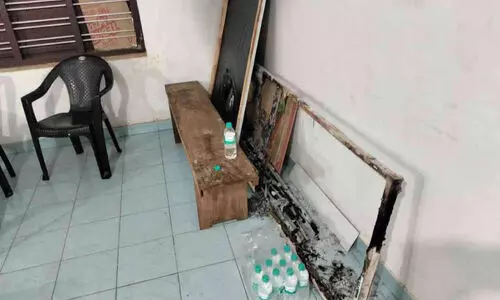 കോൺഗ്രസ് ഓഫിസിനുനേരെ ആക്രമണം