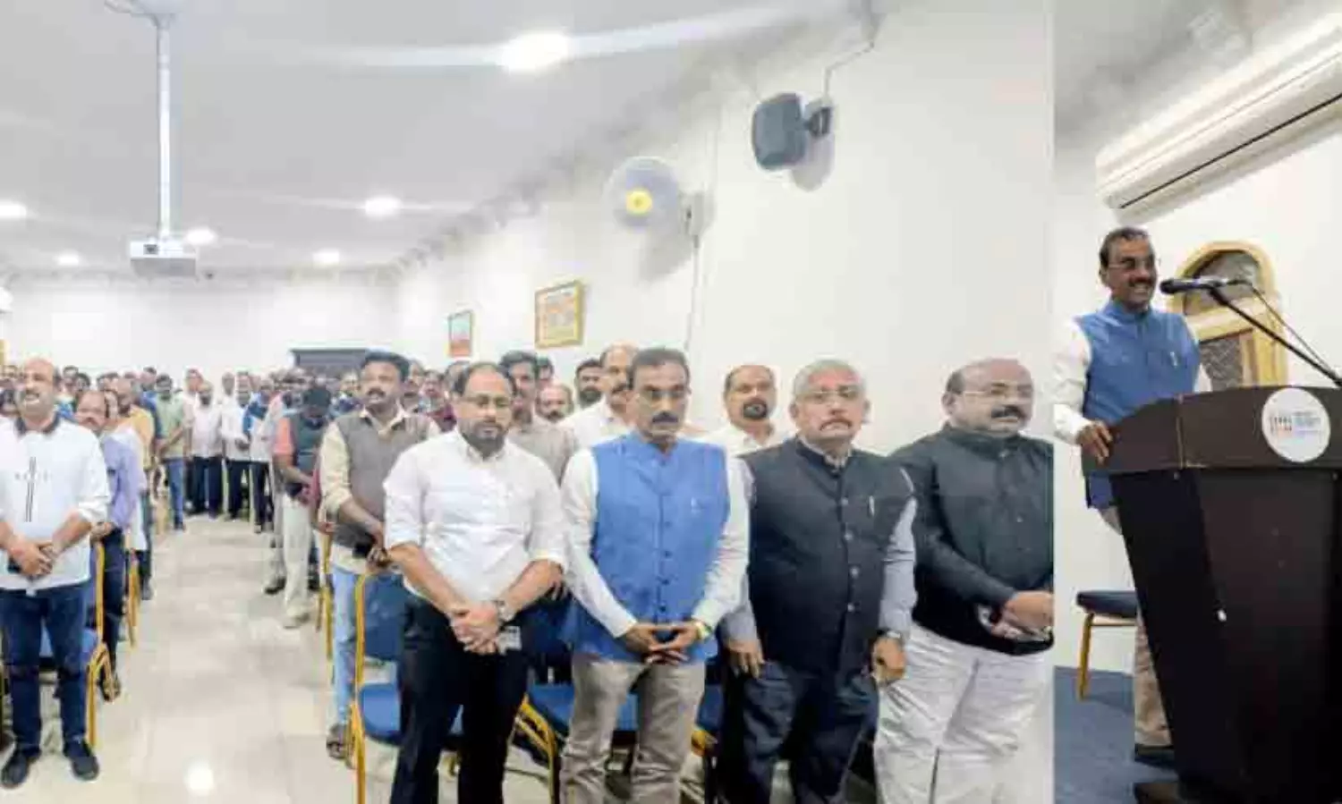 ഡോ. ​മ​ൻ​മോ​ഹ​ൻ സി​ങ്, ലീ​ഡ​ർ കെ. ​ക​രു​ണാ​ക​ര​ൻ, അ​ഡ്വ. പി.​ടി. തോ​മ​സ് അ​നു​സ്മ​ര​ണം