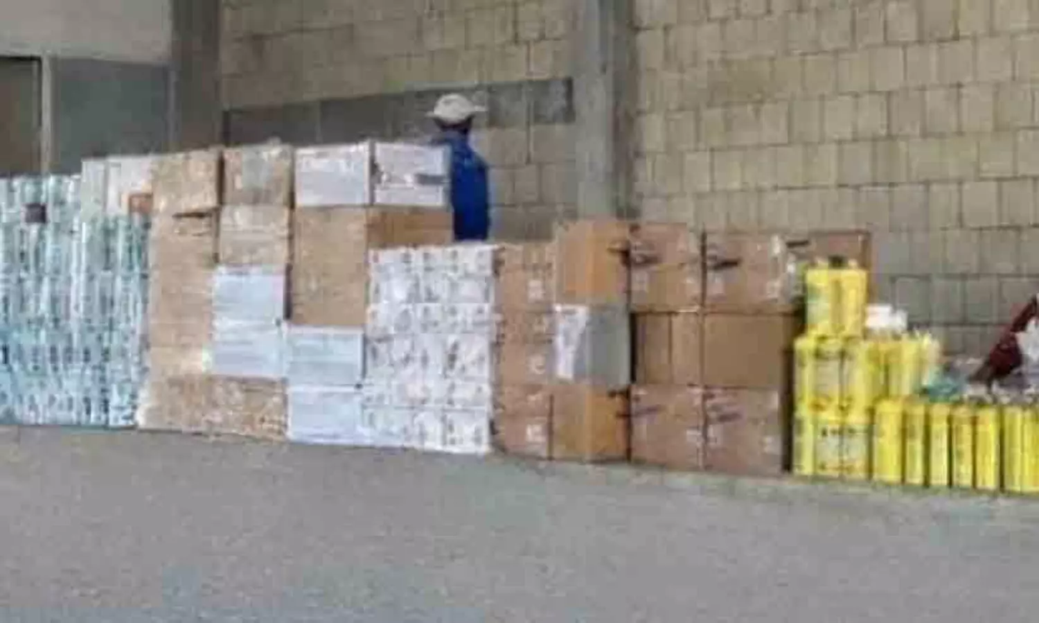 റേ​ഷ​ൻ ഭ​ക്ഷ്യ​വ​സ്തു​ക്ക​ളു​ടെ ക​ള്ള​ക്ക​ട​ത്ത് ശ്ര​മം ക​സ്റ്റം​സ് ത​ട​ഞ്ഞു