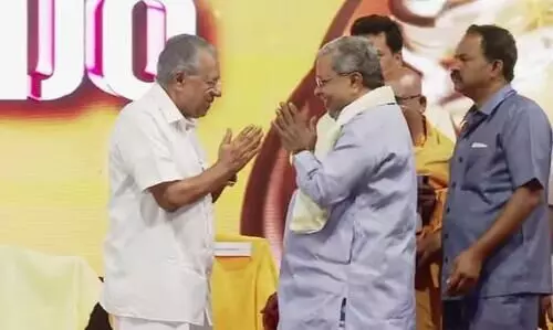 സിദ്ധരാമയ്യ സംസാരിക്കുമ്പോൾ താൻ വേദിയിൽ ഉണ്ടാകില്ലെന്ന് മുഖ്യമന്ത്രി; ബുൾഡോസർ രാജ് വിമർശനത്തിനുശേഷം ഇരുനേതാക്കളും ഒരു വേദിയിൽ