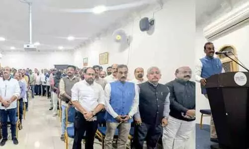 ഡോ. ​മ​ൻ​മോ​ഹ​ൻ സി​ങ്, ലീ​ഡ​ർ കെ. ​ക​രു​ണാ​ക​ര​ൻ, അ​ഡ്വ. പി.​ടി. തോ​മ​സ് അ​നു​സ്മ​ര​ണം