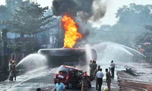 പുത്തന്‍തെരുവ് ഗ്യാസ് ടാങ്കർ ദുരന്തത്തിന് 16 വയസ്; രക്ഷകർ തീയിൽ പൊലിഞ്ഞ ഓർമയിൽ നാട്