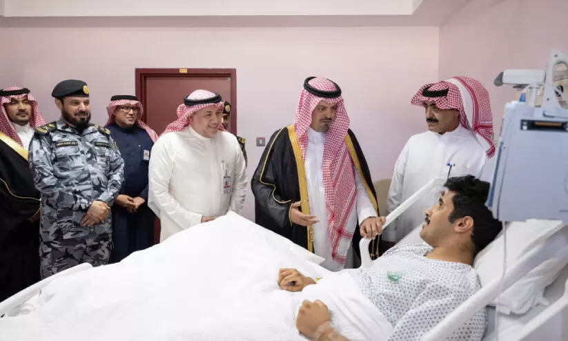 മ​ക്ക ഡെ​പ്യൂ​ട്ടി ഗ​വ​ർ​ണ​ർ സൈ​നി​ക​ൻ റ​യാ​ൻ അ​ൽ​അ​സീ​രി​യെ സ​ന്ദ​ർ​ശി​ച്ചു