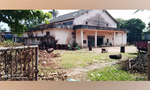 മൂവാറ്റുപുഴ നഗരത്തിൽ അനധികൃത അറവുശാലകൾ പെരുകുന്നെന്ന് മൂവാറ്റുപുഴ നഗരത്തിൽ അനധികൃത അറവുശാലകൾ പെരുകുന്നെന്ന്