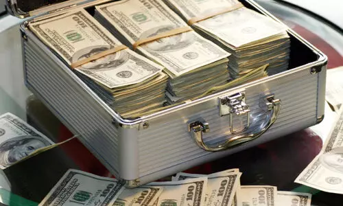 സം​ശ​യാ​സ്പ​ദ​മാ​യ പ​ണ​മി​ട​പാ​ടു​ക​ൾ 72 മ​ണി​ക്കൂ​ർ​വ​രെ ത​ട​യാം; ബ​ഹ്‌​റൈ​നി​ൽ പു​തി​യ നി​യ​മ​ത്തി​ന് അം​ഗീ​കാ​രം ന​ൽ​കി