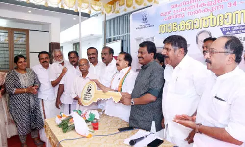 മു​ൻ സ​മാ​ജം മെം​ബ​ർ​ക്ക്‌ ത​ണ​ലൊ​രു​ക്കി ബ​ഹ്‌​റൈ​ൻ കേ​ര​ളീ​യ സ​മാ​ജം; സ്നേ​ഹ​വീ​ട് കൈ​മാ​റി