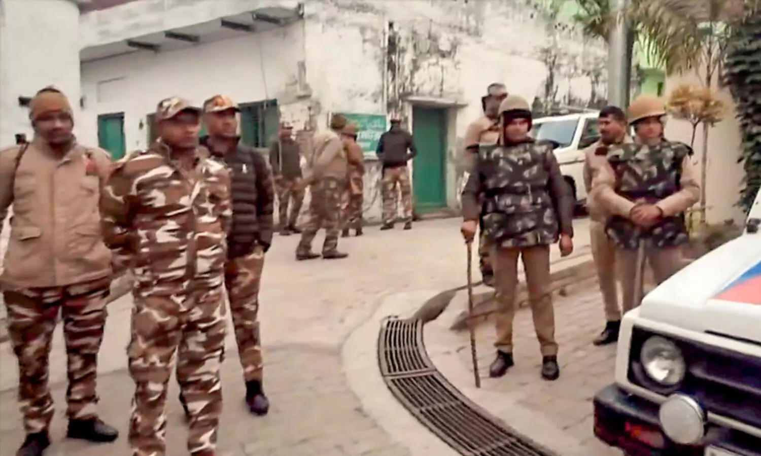 ഖബർസ്ഥാൻ ഭൂമി കൈയേറിയെന്ന് ഷാഹി ജുമാമസ്ജിദിന് സമീപത്തെ 48 കുടുംബങ്ങൾക്ക് നോട്ടീസ്