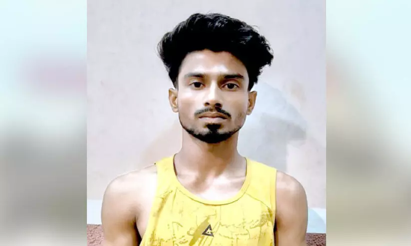 തുണിക്കടയിൽനിന്ന് പണം കവർന്നയാൾ പിടിയിൽ തുണിക്കടയിൽനിന്ന് പണം കവർന്നയാൾ പിടിയിൽ