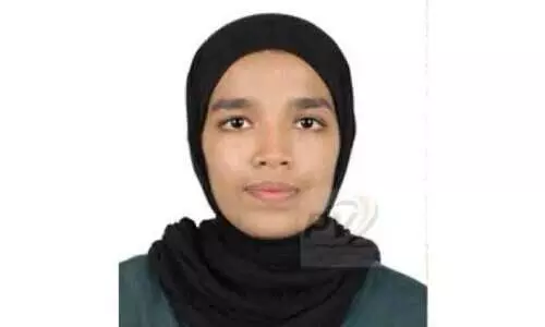 ഷാ​ര്‍ജ​യി​ല്‍ മ​രി​ച്ച വി​ദ്യാ​ര്‍ഥി​നി​യു​ടെ മൃ​ത​ദേ​ഹം നാ​ട്ടി​ലേ​ക്ക് കൊ​ണ്ടു​പോ​യി