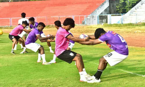 വമ്പ് കാണിക്കാൻ കേരളം ഒറ്റക്കൊമ്പ​െന്റ നാട്ടിലേക്ക്; സ​ന്തോ​ഷ് ട്രോ​ഫി ഫ​ുട്ബാൾ മ​ത്സ​ര​ചി​ത്രം തെ​ളി​ഞ്ഞു