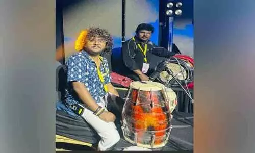 ഹാ​ർ​മോ​ണി​യ​സ്​ കേ​ര​ള; ഹാ​ർ​മോ​ണി​യ​സ് കേ​ര​ള​യി​ൽ ത​രം​ഗ​മാ​യി പി​താ​വും പു​ത്ര​നും