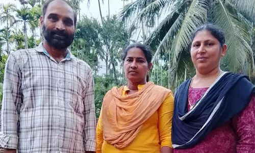 ക്ഷേത്രക്കുളത്തിൽ മുങ്ങിത്താണ അച്ഛനും മകൾക്കും തൊഴിലുറപ്പ് മേറ്റുമാർ രക്ഷകരായി