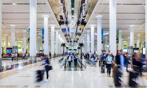 അവധി അവസാനിക്കുന്നു; വിമാനത്താവളങ്ങളിൽ തിരക്കേറി അവധി അവസാനിക്കുന്നു; വിമാനത്താവളങ്ങളിൽ തിരക്കേറി