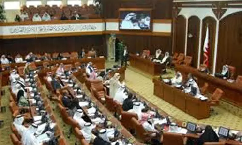 സൗ​രോ​ർ​ജ ഉ​പ​ക​ര​ണ​ങ്ങ​ളു​ടെ നി​കു​തി​യി​ള​വ്; ശൂ​റാ കൗ​ൺ​സി​ലി​ൽ ത​ർ​ക്കം