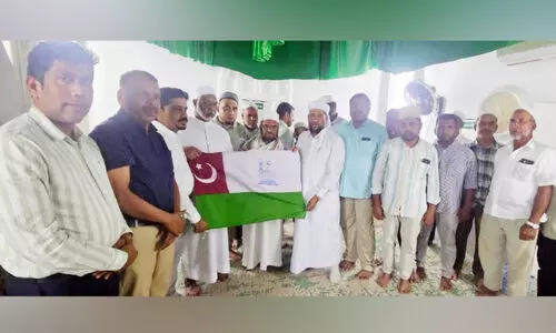 സ​മ​സ്ത കേ​ര​ള ജം​ഇ​യ്യ​ത്തു​ൽ ഉ​ല​മ ശ​താ​ബ്ദി സ​ന്ദേ​ശ​യാ​ത്ര​ക്ക്‌ സ​ലാ​ല​യി​ൽ തു​ട​ക്കം