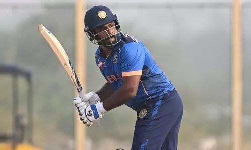 സെലക്ടർമാർ കണ്ടോളൂ... ഓപണറായി സഞ്ജുവിന് വീണ്ടും സെഞ്ച്വറി; വെടിക്കെട്ടുമായി രോഹൻ കുന്നുമ്മൽ