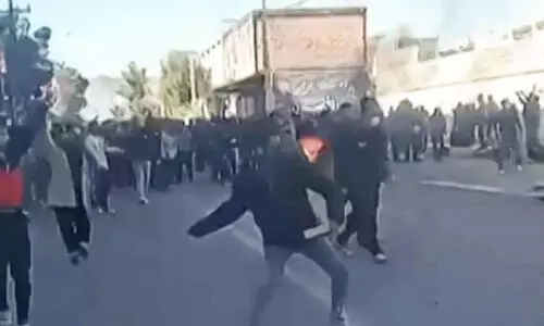 വെല്ലുവിളിച്ച് ഇറാനും യു.എസും; ദിവസങ്ങളായി തുടരുന്ന പ്രക്ഷോഭത്തിൽ മരണം പത്തായി