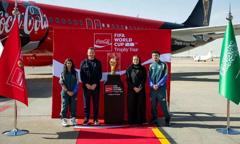 ലോകകപ്പ് ആവേശം റിയാദിൽ; ഫിഫ ട്രോഫി പര്യടനത്തിന് സൗദിയിൽ തുടക്കം ലോകകപ്പ് ആവേശം റിയാദിൽ; ഫിഫ ട്രോഫി പര്യടനത്തിന് സൗദിയിൽ തുടക്കം