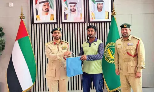 കളഞ്ഞുകിട്ടിയ ബാഗ് തിരിച്ചേൽപിച്ച തൊഴിലാളിക്ക് ആദരം